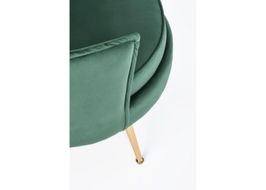 Glamūrinio stiliaus fotelis Almond su dviem pagalvėlėmis ir aukso spalvos kojelėmis.