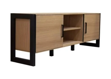 Ąžuolo spalvos modernaus LOFT stiliaus TV staliukas su dvejomis durelėmis ir masyviomis juodomis metalinėmis kojomis
