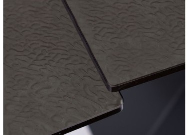 Valgomojo stalas Signal Salvadore su Melted Glass stikliniu juodu stalviršiu