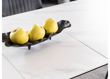 Marmuro spalvos modernaus dizaino išskleidžiamas stalas Signal Westin su metalinėmis juodomis kojomis