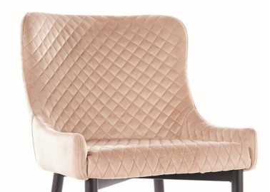 Stilinga smėlio spalvos modernios valgomojo kėdės su dygsniuotu audiniu ir metalinėmis juodomis kojomis