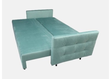 Elektrinės spalvos lietuvių gamybos sofa lova, pagaminta iš aukščiausios kokybės veliūrinio audinio. Sofa su miegojimo funkcija ir patalynės dėže