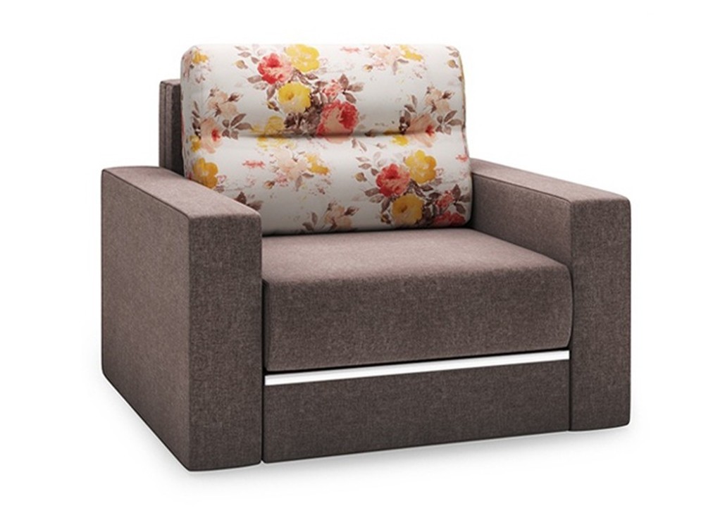 Žaismingo dizaino mažas jaukus vienvietis miegamasis fotelis LAG-PRI su gėlių raštais ant pagalvėlės.
