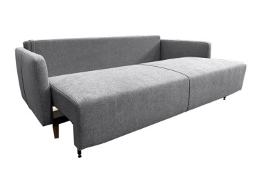 Pilkos spalvos modernaus dizaino minkšta patogi sofa-lova su pagalvėlėmis ir medinėmis kojelėmis