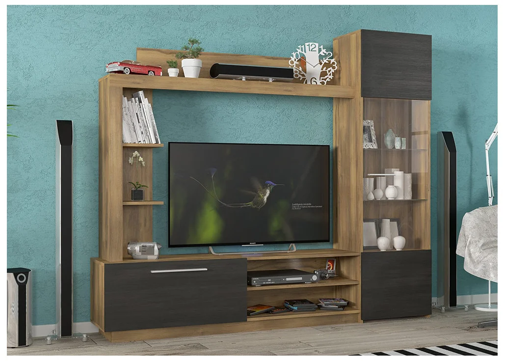 Tamsiai rudos ir baroko ąžuolo spalvos modernaus minimalizmo sekcija Trento. Yra skirta erdvė televizoriui bei vitrina su stiklu.