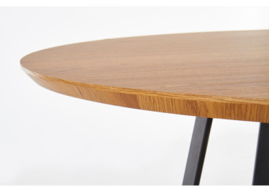 Apvalus stalas „Looper 2“ su medžio drožlės plokštės stalviršiu ir modernia metaline kojų konstrukcija.
Subtilus dizainas, idealiai tinkantis tiek jaukiems, tiek moderniems interjerams.