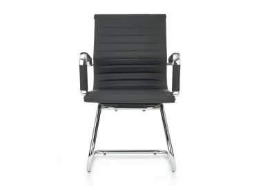 Elegantiška, patogi ir funkcionali juodos spalvos kėdė Prestige Skid. Kėdė su porankiais, pagaminta iš metalinio korpuso.