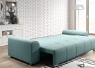 Šiuolaikiška modernaus dizaino sofa-lova su pagalvėlėmis, plačiais porankiais ir patalynės dėže šviesiai mėlynos spalvos Rob Ast