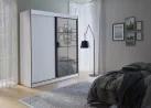 modernaus dizaino spinta su stumdomomis durimis ir veidrodžiais baltos spalvos