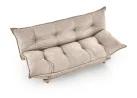 Smėlio spalvos minkšta lyg debesėlis sofa-lova Pillow su minkštu gobeleno paviršiumi, turinti pakeliamu šonu funkciją ir medines kojeles. Universalus baldas, kuris puikiai tinka naudoti tiek sėdėjimui, tiek miegui, pasižymi šiuolaikišku dizainu ir patogumu.