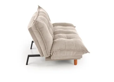 Smėlio spalvos minkšta lyg debesėlis sofa-lova Pillow su minkštu gobeleno paviršiumi, turinti pakeliamu šonu funkciją ir medines kojeles. Universalus baldas, kuris puikiai tinka naudoti tiek sėdėjimui, tiek miegui, pasižymi šiuolaikišku dizainu ir patogumu.