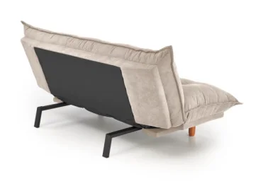 Smėlio spalvos minkšta lyg debesėlis sofa-lova Pillow su minkštu gobeleno paviršiumi, turinti pakeliamu šonu funkciją ir medines kojeles. Universalus baldas, kuris puikiai tinka naudoti tiek sėdėjimui, tiek miegui, pasižymi šiuolaikišku dizainu ir patogumu.