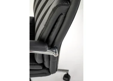 Kėdė „Romano“ – tai moderni ir elegantiška kėdė su ergonomišku atlošu ir tvirtais rėmo elementais, pritaikyta tiek namų, tiek biuro interjerui.