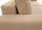 Minimalistinio dizaino sofa-lova su plačia miegamąja dalimi ir dėže patalynei.