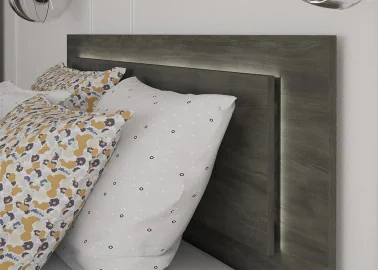 modernaus dizaino lova su stalčium patalynei ir led apšvietimu galvūgalyje