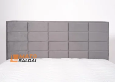 Pilkos spalvos veliūrinė dvigulė elegantiško dizaino lova KAI-SIT su patalynės dėže, kietu dugnu ir natūralios medienos grotelėmis. Lova skirta 160x200 cm čiužiniui.