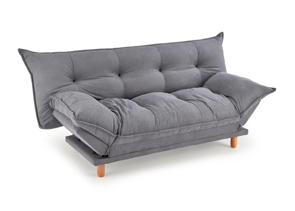 Pilkos spalvos sofa-lova Pillow su minkštu gobeleno paviršiumi, turinti pakeliamu šonu funkciją ir medines kojeles. Universalus baldas, kuris puikiai tinka naudoti tiek sėdėjimui, tiek miegui, pasižymi šiuolaikišku dizainu ir patogumu.