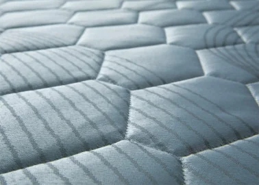 Antčiužinis su ortopedinių putų ir termo veltinio užpildu, 4 cm aukščio. Pagaminta Ukrainoje