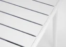Bosco baltas kvadratinis stalas – minimalistinis ir stilingas sprendimas jūsų interjerui.
