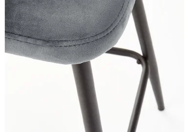 Stilinga ir moderni baro kėdė H96. Subtili pilka spalva, juodos metalinės kojelės ir aukščio reguliavimo funkcija užtikrina patogumą bei eleganciją jūsų erdvėje.