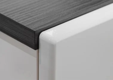 modernaus dizaino svetainės baldų komplektas baltos ir juodos spalvos.
