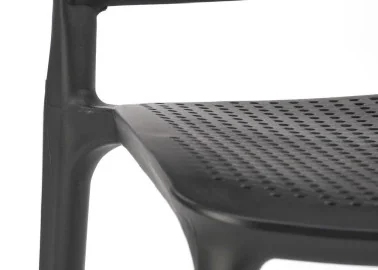 Elegantiško dizaino juoda metalinė kėdė K514 su juodomis kojelėmis.