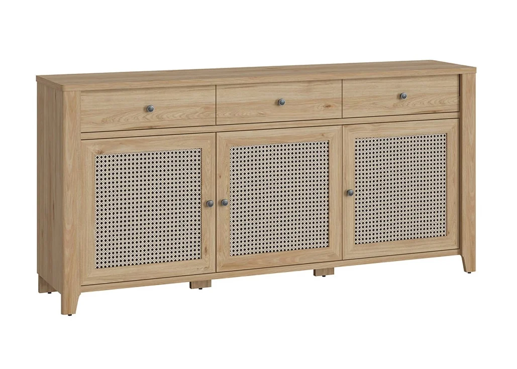 Komoda rudos spalvos su rotango imitacijos fasadais, itin derės boho stiliaus interjere.