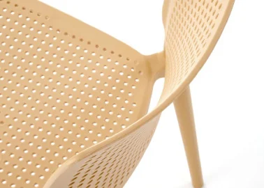 Elegantiško dizaino oranžinė metalinė kėdė K514 su metalinėmis kojelėmis.