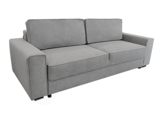 Minimalistinio dizaino pillkos spalvos sofa-lova su plačia miegamąja dalimi ir dėže patalynei.