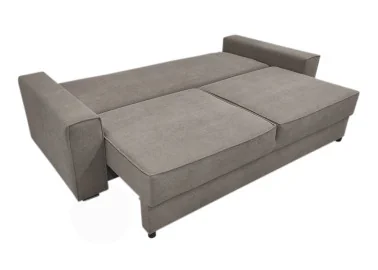 Minimalistinio dizaino sofa-lova su plačia miegamąja dalimi ir dėže patalynei.