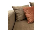 Ypatingai žavi, minkšta ir patogi smėlio spalvos sofa-lova ALL-CHI nepaliks abejingų! Sofa-lova su aukštos kokybės velvetiniu audiniu, erdvia patalynės dėže ir miegama dalimi, kurios dydis net 160 x 200 cm!