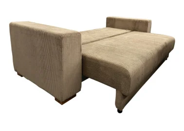 Ypatingai žavi, minkšta ir patogi smėlio spalvos sofa-lova ALL-CHI nepaliks abejingų! Sofa-lova su aukštos kokybės velvetiniu audiniu, erdvia patalynės dėže ir miegama dalimi, kurios dydis net 160 x 200 cm!