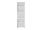 Minimalistinio stiliaus aukšta ir siaura spinta matinės baltos spalvos.