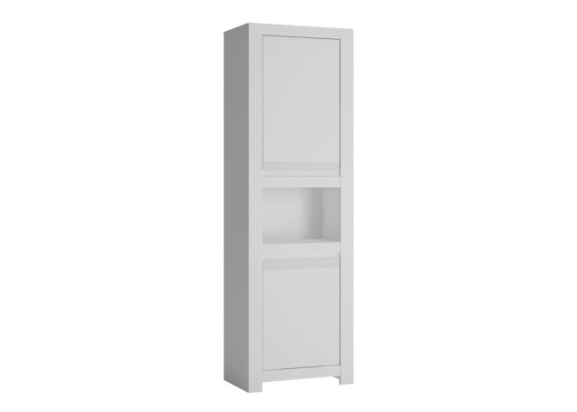 Minimalistinio stiliaus aukšta ir siaura spinta matinės baltos spalvos.