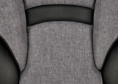Pilkos ir juodos spalvos derinio ergonomiška biuro kėdė Valerio. Kėdė su TILT mechanizmu, su reguliuojamais porankiais ir plastikiniais ratukais, apsiūta eko odos ir gobeleno deriniu.