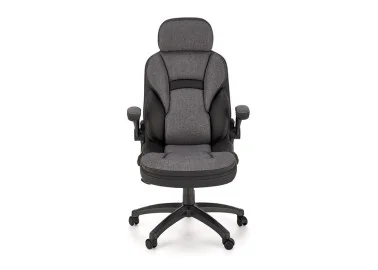 Pilkos ir juodos spalvos derinio ergonomiška biuro kėdė Valerio. Kėdė su TILT mechanizmu, su reguliuojamais porankiais ir plastikiniais ratukais, apsiūta eko odos ir gobeleno deriniu.