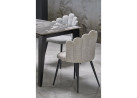 Elegantiška pilkos spalvos kėdė K552 su išskirtinės formos nugaros atlošu. Kėdė apsiūta kokybišku, tvirtu gobelenu, o kojelės pagamintos iš milteliniu būdu dažyto metalo.