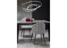 Elegantiška pilkos spalvos kėdė K552 su išskirtinės formos nugaros atlošu. Kėdė apsiūta kokybišku, tvirtu gobelenu, o kojelės pagamintos iš milteliniu būdu dažyto metalo.