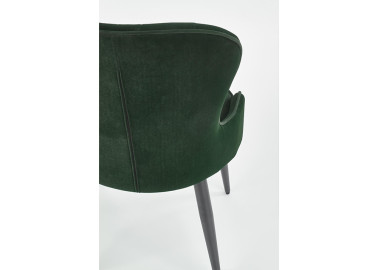 Žalios spalvos klasikinio stiliaus kėdė K366 su rombo formos dygsniais. Tvirtas veliūrinis audinys, stabilios metalinės kojos ir ergonomiška kėdės forma - suteiks ypatingai komfortišką sėdėjimą.