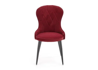 Bordo spalvos klasikinio stiliaus kėdė K366 su rombo formos dygsniais. Tvirtas veliūrinis audinys, stabilios metalinės kojos ir ergonomiška kėdės forma - suteiks ypatingai komfortišką sėdėjimą.