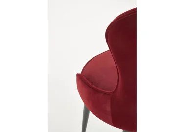 Bordo spalvos klasikinio stiliaus kėdė K366 su rombo formos dygsniais. Tvirtas veliūrinis audinys, stabilios metalinės kojos ir ergonomiška kėdės forma - suteiks ypatingai komfortišką sėdėjimą.