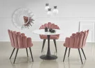 Elegantiškas apvalus valgomojo stalas Ambarsio. Stalo stalviršis pagamintas iš stiklo, dekoruoto baltos spalvos marmuro raštais, o masyvi koja pagaminta iš milteliniu būdu dažyto plieno.