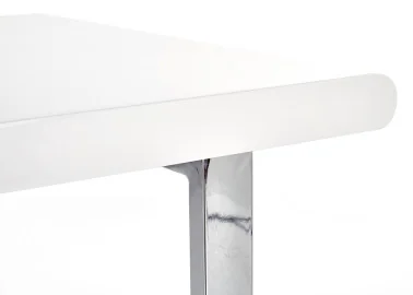 Minimalistinio dizaino rašomasis stalas B30 - nedidelis, blizgios baltos spalvos stalas su chromuotomis metalinėmis kojomis. Stalas turi du patogius stalčius.