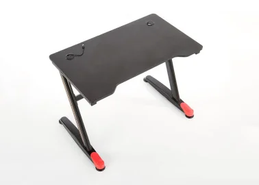 Kompiuterio stalas B40 – idealus pasirinkimas žaidėjams. Juodos ir raudonos spalvų derinys suteikia sportišką išvaizdą, o erdvus stalviršis ir ergonomiškas dizainas užtikrina komfortą ilgų žaidimų metu. Tvirta metalinių kojų konstrukcija garantuoja stabilumą ir patvarumą.