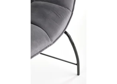 Belton fotelis – elegantiškas ir komfortabilus pasirinkimas, su pilkos spalvos veliūriniu audiniu ir ergonomišku dizainu, užtikrinantis patogų poilsį. Puikiai tinka tiek moderniems, tiek tradiciniams interjerams.