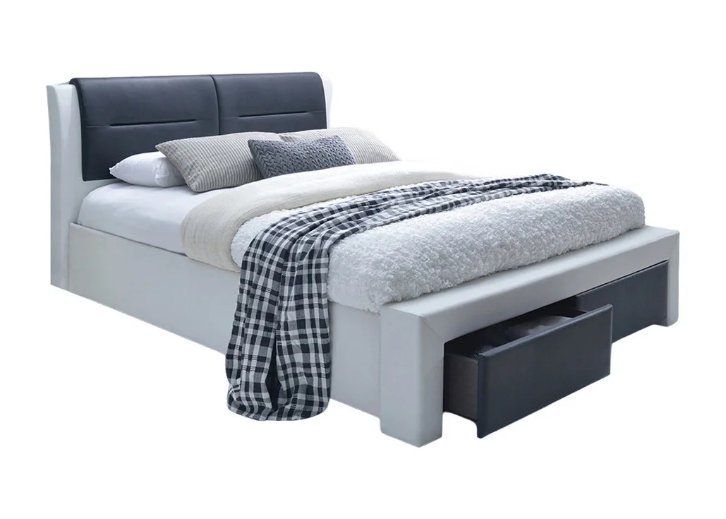 Cassandra – tai 140 cm pločio lova su elegantišku baltos ir juodos spalvos deriniu. Tvirta konstrukcija užtikrina stabilumą, o minimalistinis dizainas leidžia ją lengvai pritaikyti įvairiuose interjeruose.