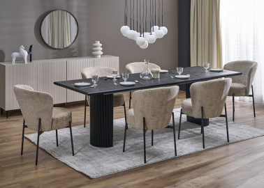 Išskleidžiamas stalas Bolero – tai elegantiškas ir funkcionalus pasirinkimas jūsų namams. Natūralios ąžuolo fanieros stalviršis ir juodos metalinės kojos suteikia modernų bei šiltą įvaizdį, o reguliuojamas ilgis leidžia patogiai priimti daugiau svečių.