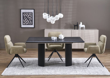 Išskleidžiamas stalas Bolero – tai elegantiškas ir funkcionalus pasirinkimas jūsų namams. Natūralios ąžuolo fanieros stalviršis ir juodos metalinės kojos suteikia modernų bei šiltą įvaizdį, o reguliuojamas ilgis leidžia patogiai priimti daugiau svečių.