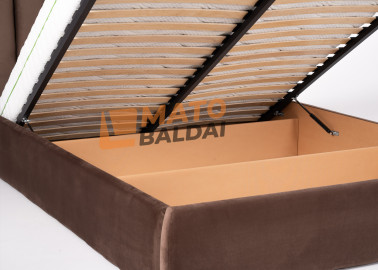 Rudos spalvos veliūrinė lova KAI-ETN - elegantiško dizaino dvigulė funkcionali lova su patalynės dėže, kietu dugnu ir natūralios medienos grotelėmis. Lova skirta 160x200 cm čiužiniui.