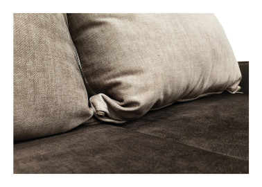 Miegamasis dvivietis fotelis KAI-DAK-2 – tikras komforto ir praktiškumo derinys! Dieną jis – elegantiškas, minkštas fotelis, puikiai derantis bet kokiame interjere , o vos keliais judesiais jis virsta jaukia lova, kurioje galėsi mėgautis saldžiu poilsiu. Galite rinktis įvairias spalvų kombinacijas